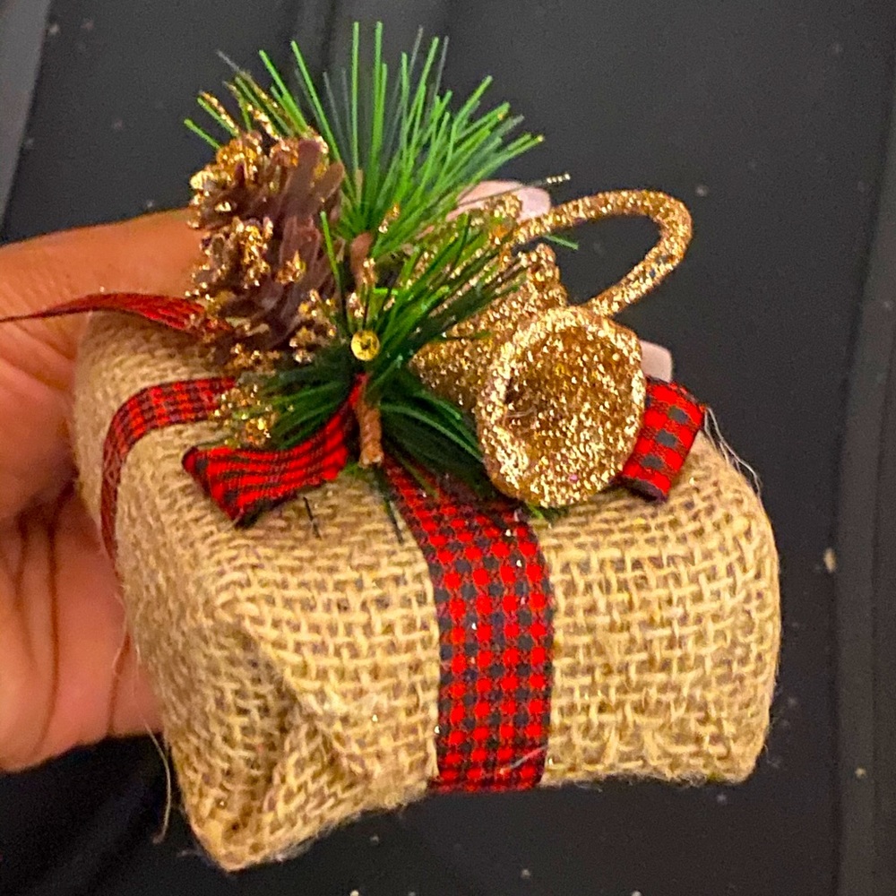 Ornaments Christmas tree